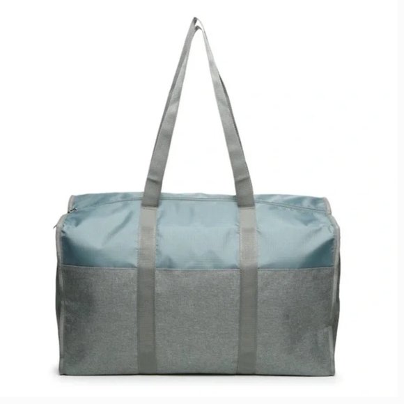 🥎 NEW 🥎 Spacious DSW Duffle Bag, Great for the gym or travel! - Picture 1 of 14